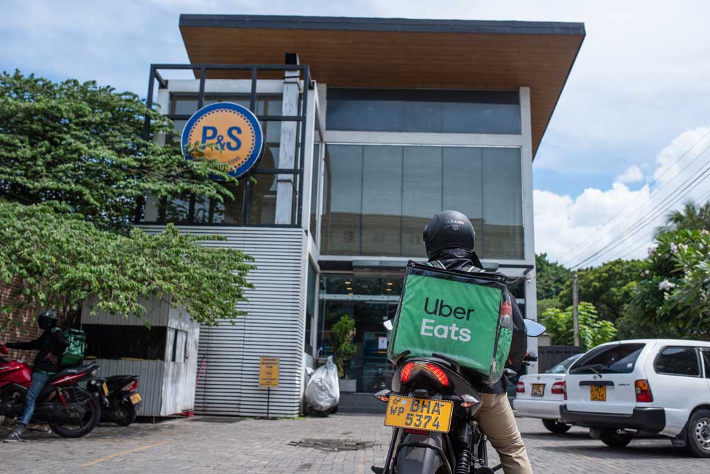 P&S outlet with Uber Eats delivery